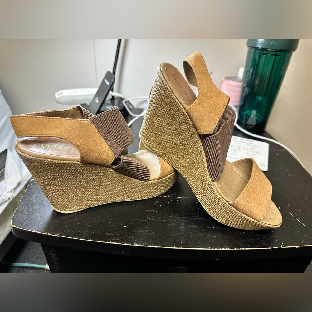 Kenneth Cole sandals